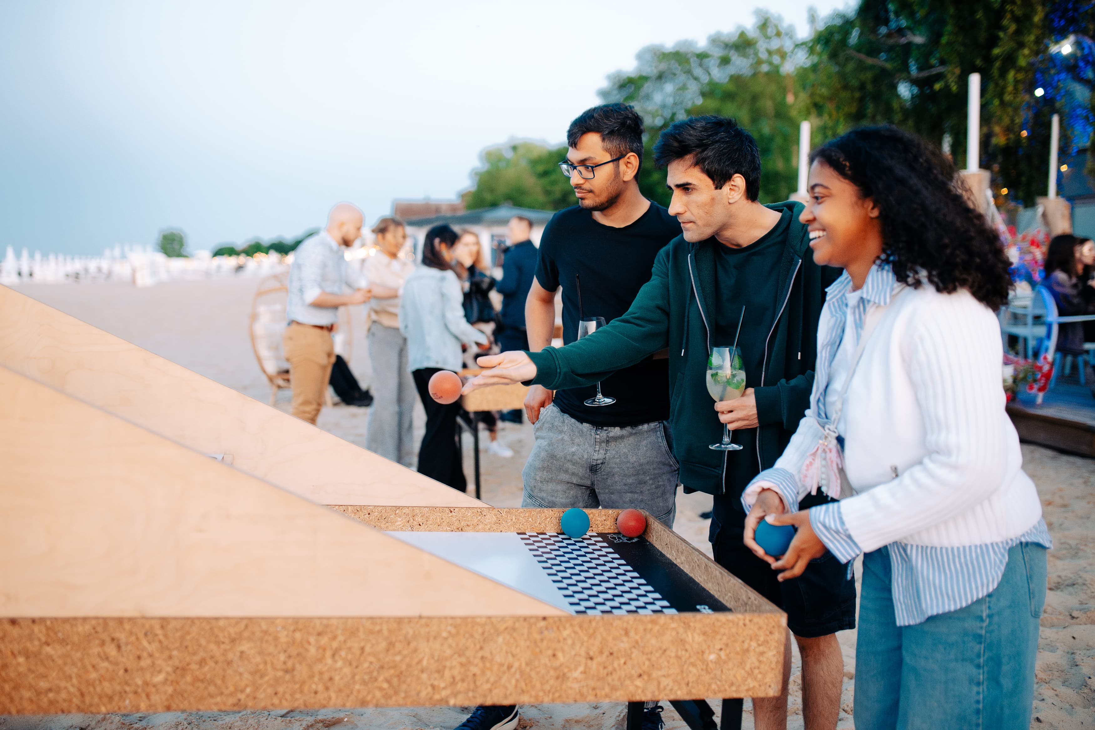 Ризо бозӣ мекунад